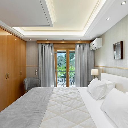 Vouliagmeni'S Elegance By Acropolis Suites Athens Ngoại thất bức ảnh