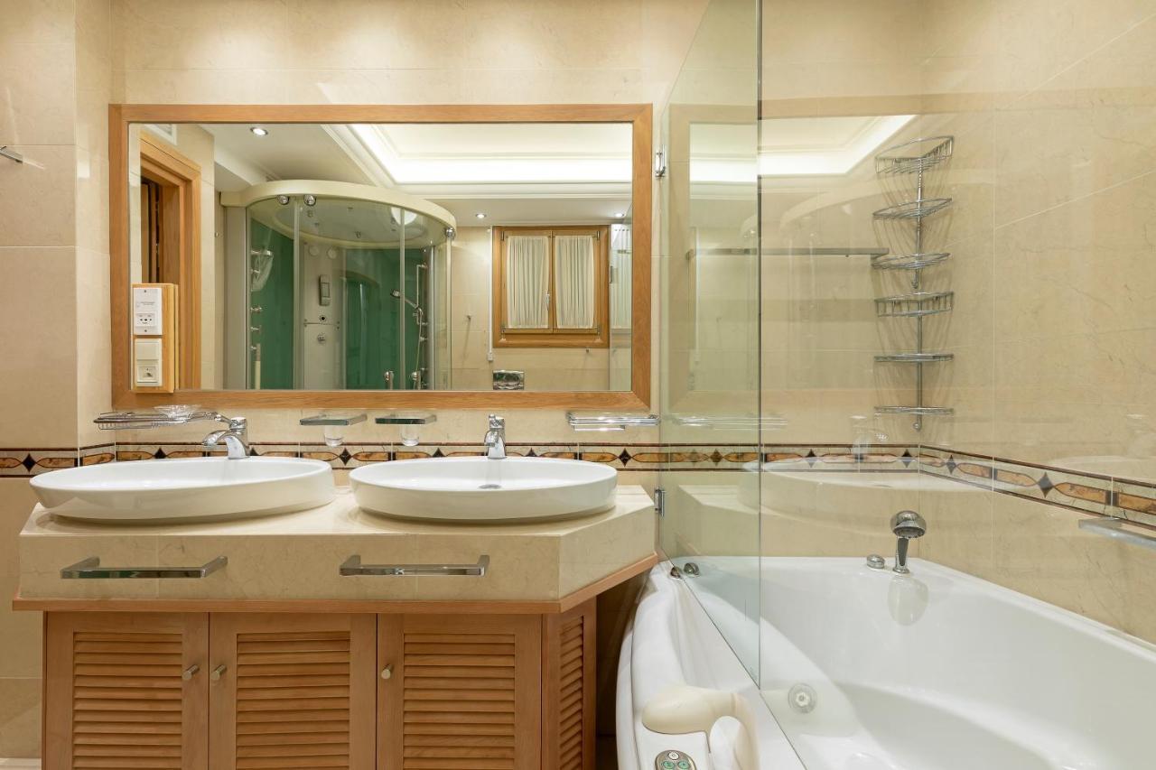 Vouliagmeni'S Elegance By Acropolis Suites Athens Ngoại thất bức ảnh