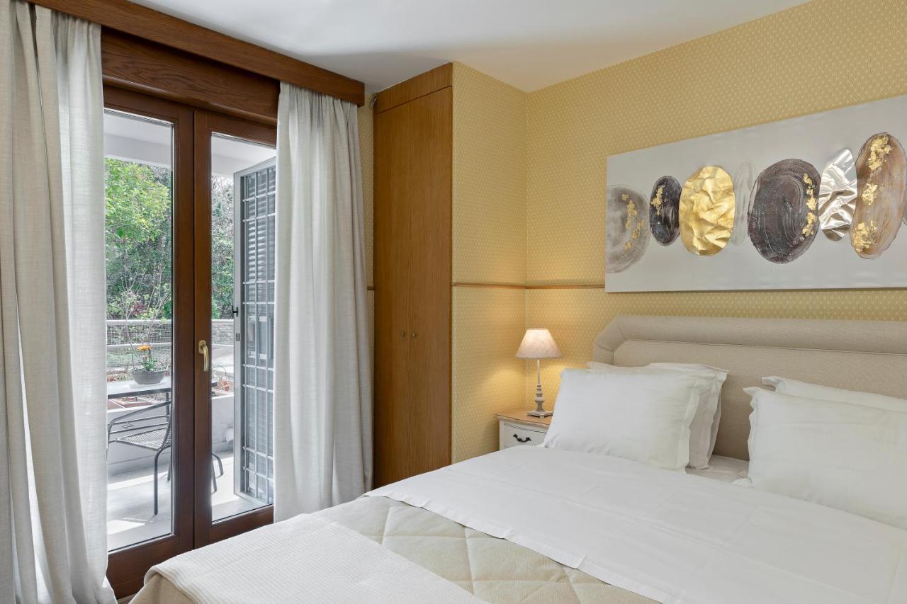 Vouliagmeni'S Elegance By Acropolis Suites Athens Ngoại thất bức ảnh
